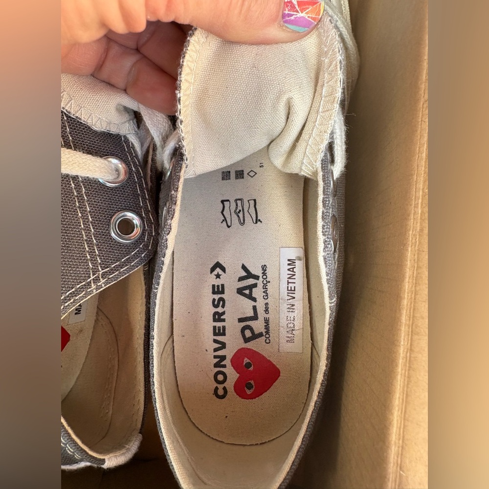 CdG PLAY x Converse Women's Chuck Taylor All Star Peek-A-Boo Low-Top‎ Sneakers 7 - Picture 5 of 10